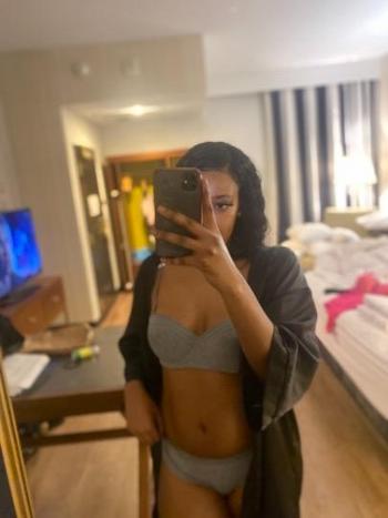 Lex, 21  female escort, Kansas City