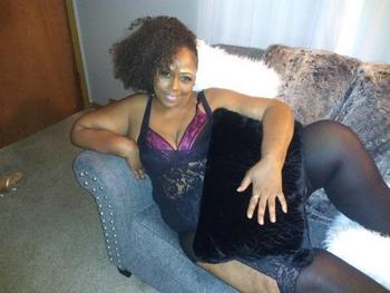 Tangie, 46  female escort, Kansas City