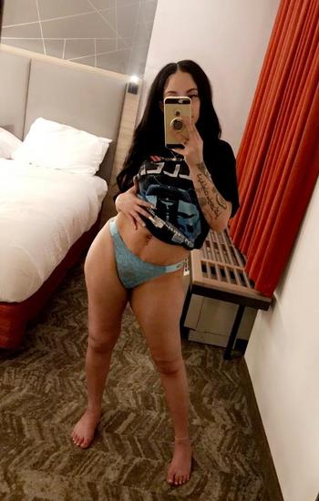 Paris, 25  female escort, Kansas City