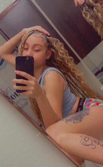 moni, 22  female escort, Kansas City