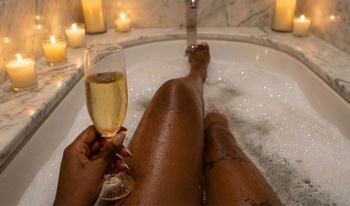 Madame Tia, 37  female escort, Kansas City