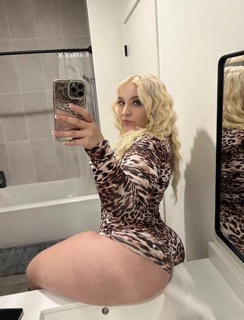 Karla, 27  female escort, Kansas City