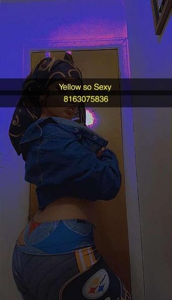 YellowSoSexy, 23  female escort, Kansas City