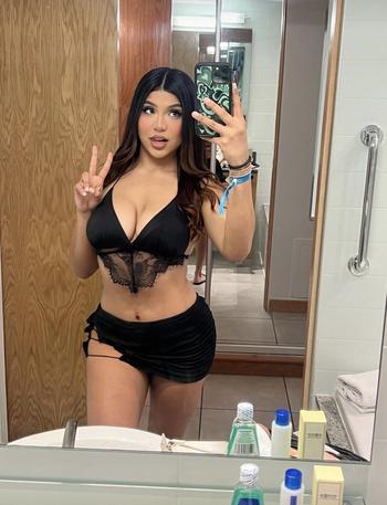 Vivian Pamela, 25  female escort, Kansas-city