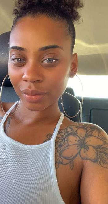 2085637472, female escort, Kansas City